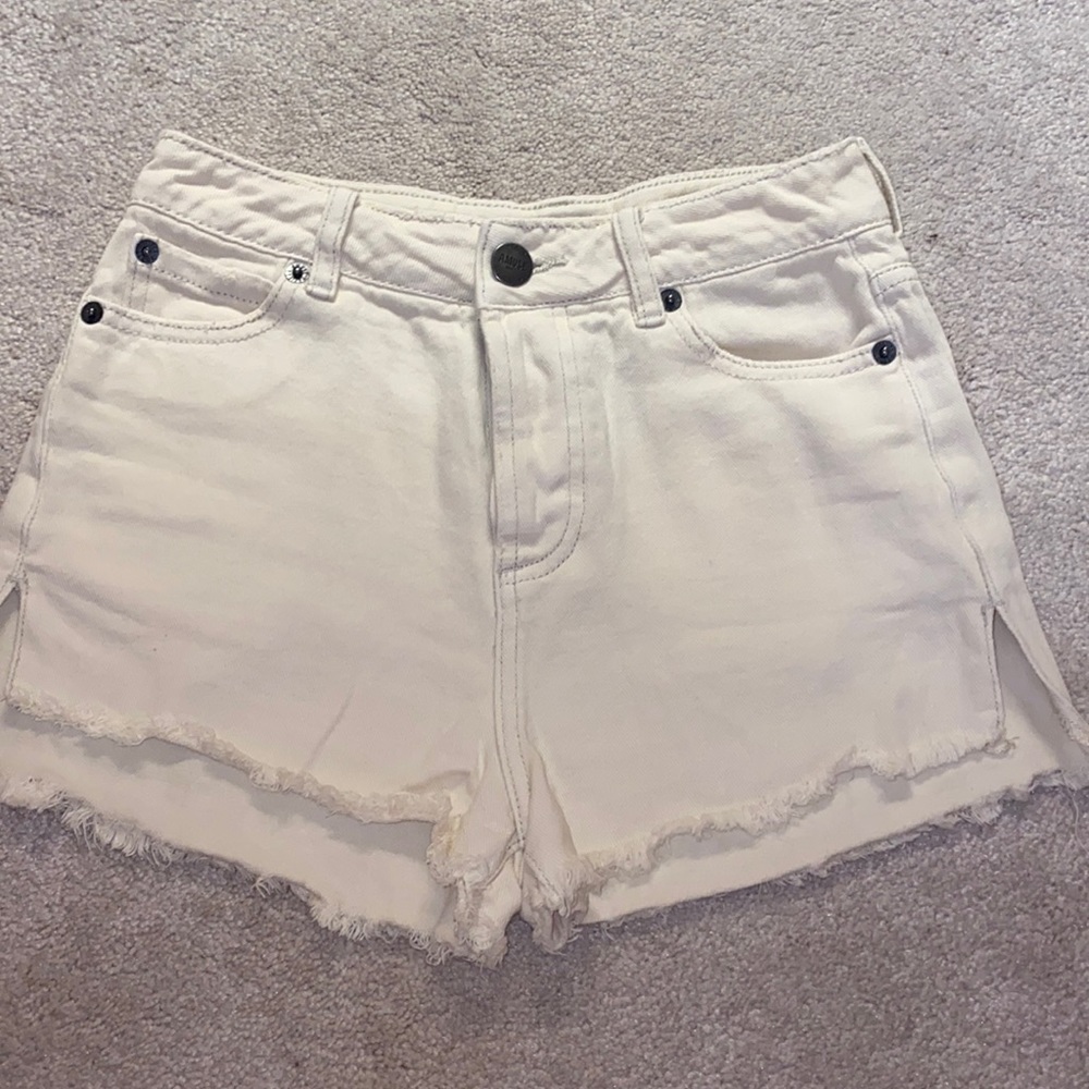 Amuse Society Cream Corduroy Jean Shorts Size 24